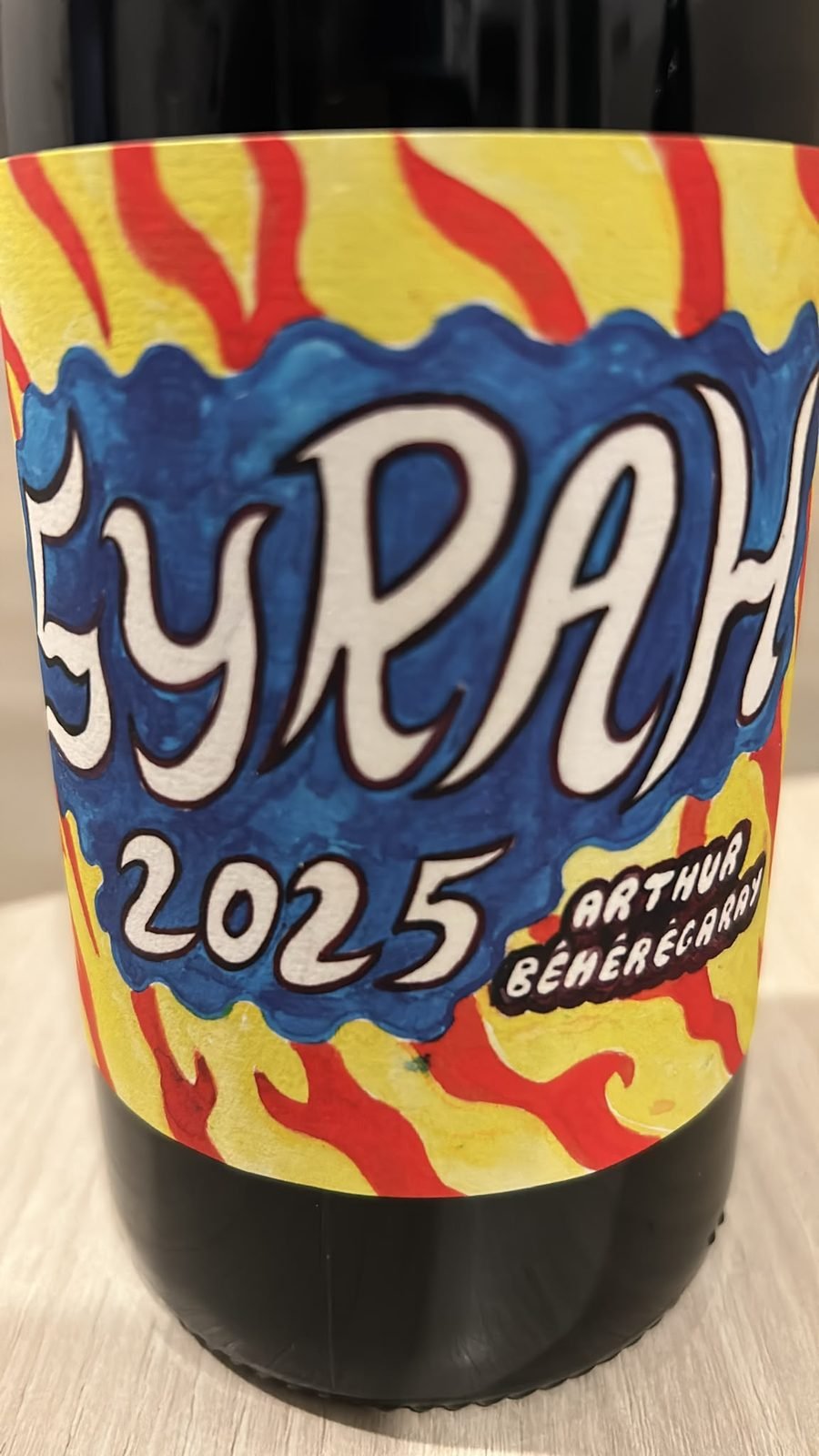 Étiquette Syrah 2025, aquarelle de Hugo Béhérégaray